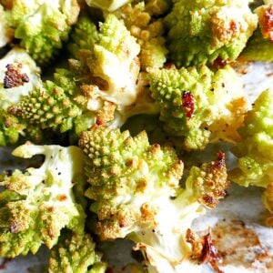 Roasted romanesco cauliflower with hints of garlic and lemon, vegetarian, vegan, paleo, gluten-free