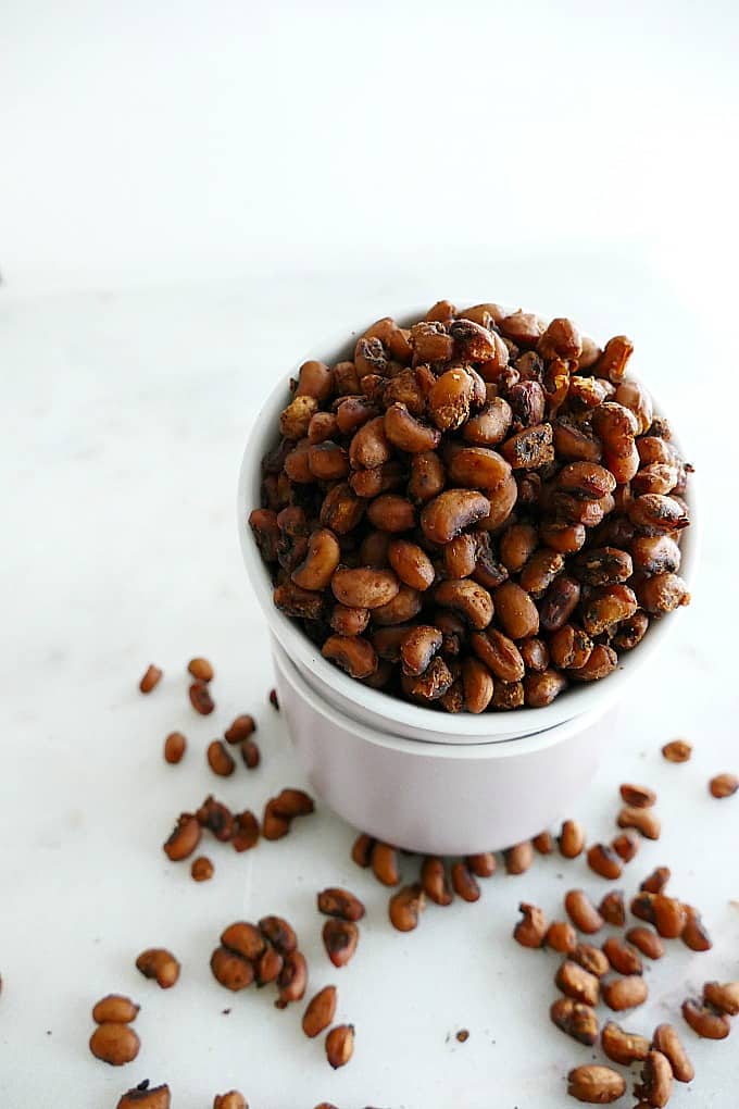 Chili roasted black eyed peas