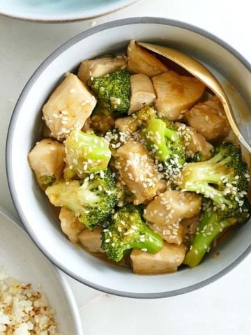 Paleo Sesame Broccoli and Chicken