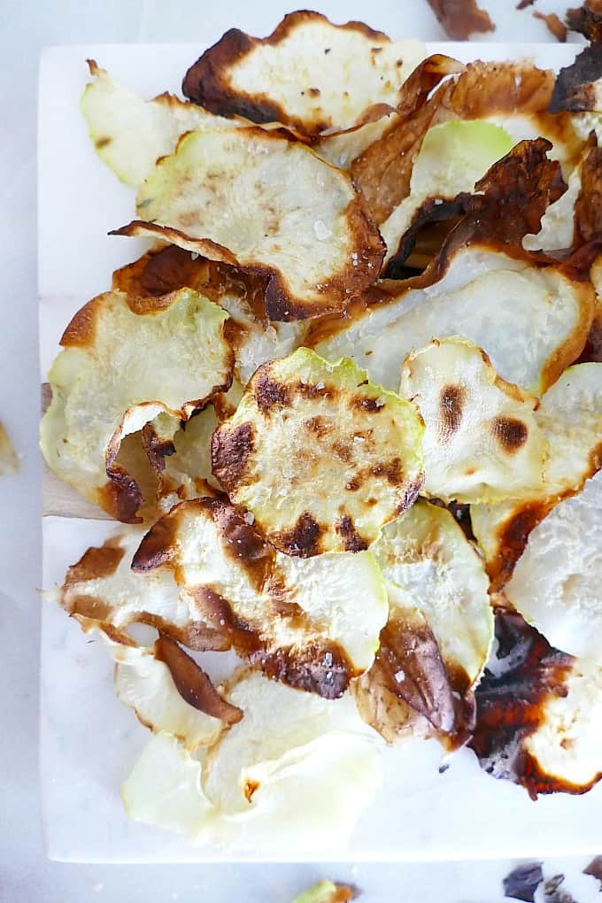 baked kohlrabi chips