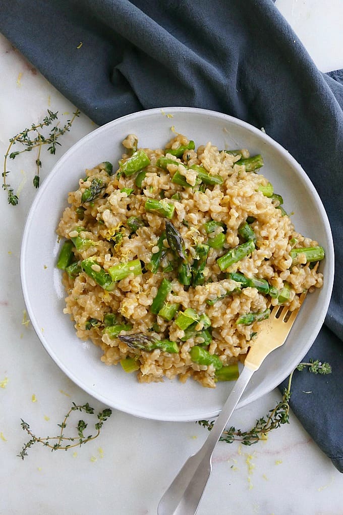 baked brown rice risotto with asparagus