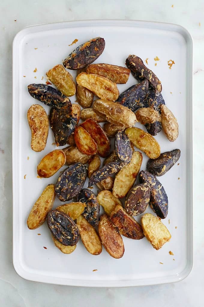 Crispy Roasted Fingerling Potatoes with Dill Yogurt - It's a Veg World ...