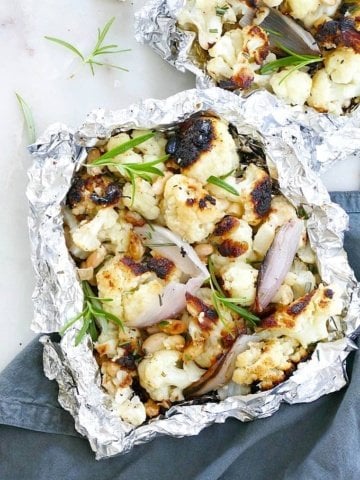 garlic rosemary grilled cauliflower foil packets
