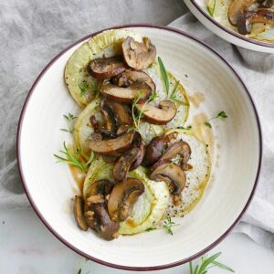 kohlrabi steaks with mushroom sauce