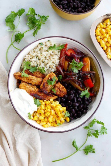 Healthy Chicken Fajita Bowl (Burrito Bowl) - It's a Veg World After All®