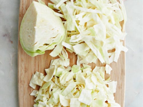 https://itsavegworldafterall.com/wp-content/uploads/2022/03/How-to-Cut-Cabbage-500x375.jpg