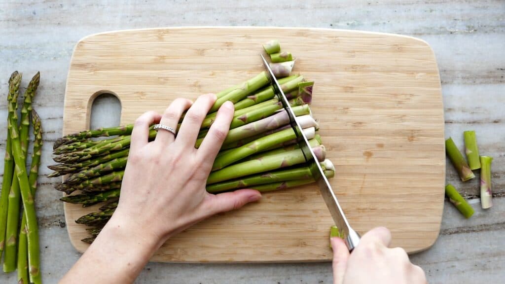 How to Cut Asparagus It's a Veg World After All®
