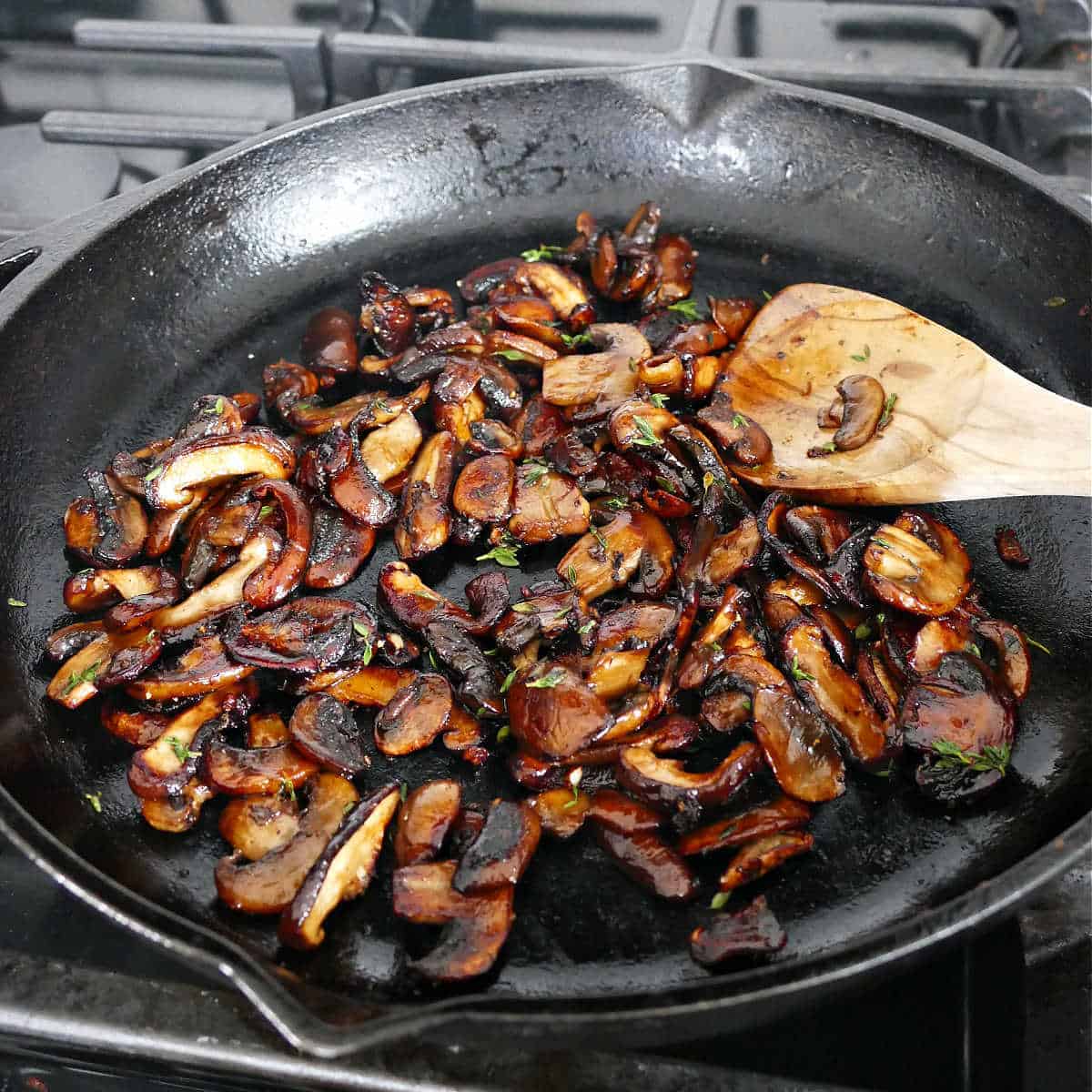 crispy mushrooms with maple syrup and balsamic vinegar