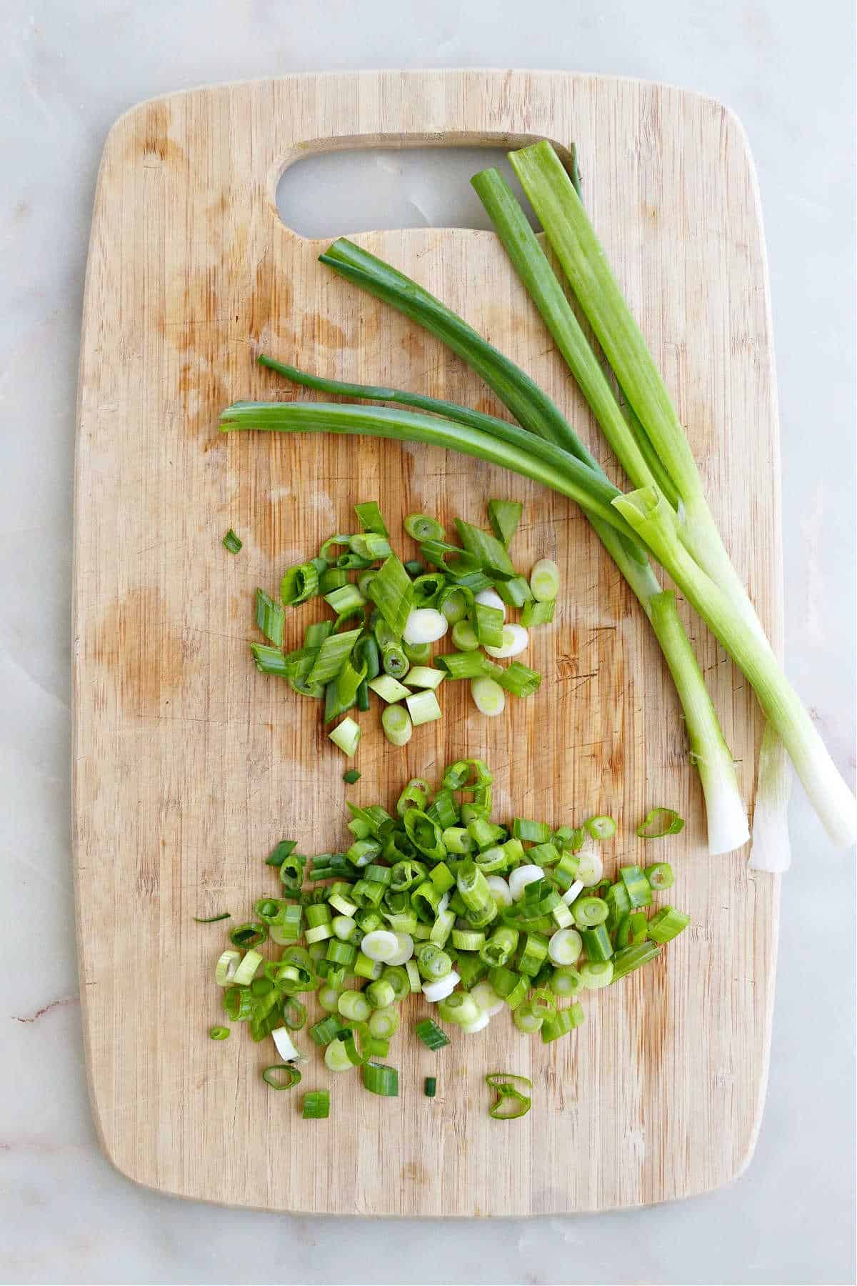How to Cut Green Onions - IzzyCooking