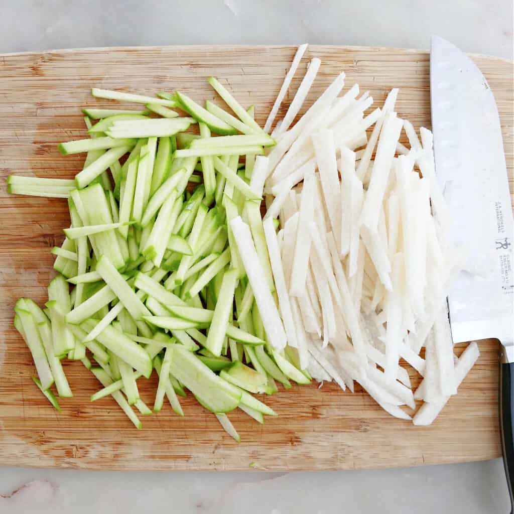 Apple Jicama Slaw It's a Veg World After All®