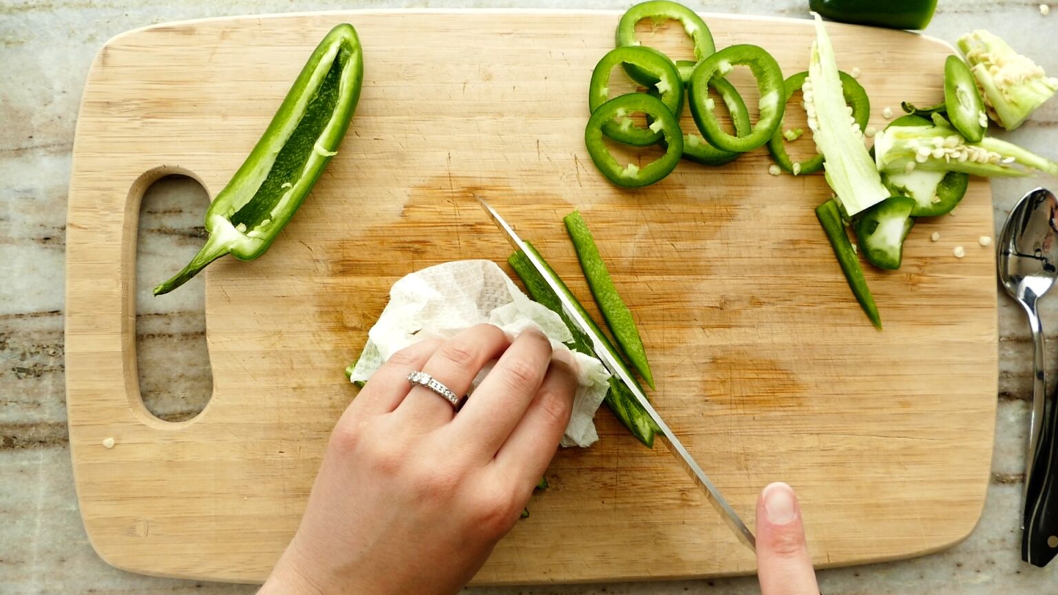 How to Cut Jalapeños It's a Veg World After All®